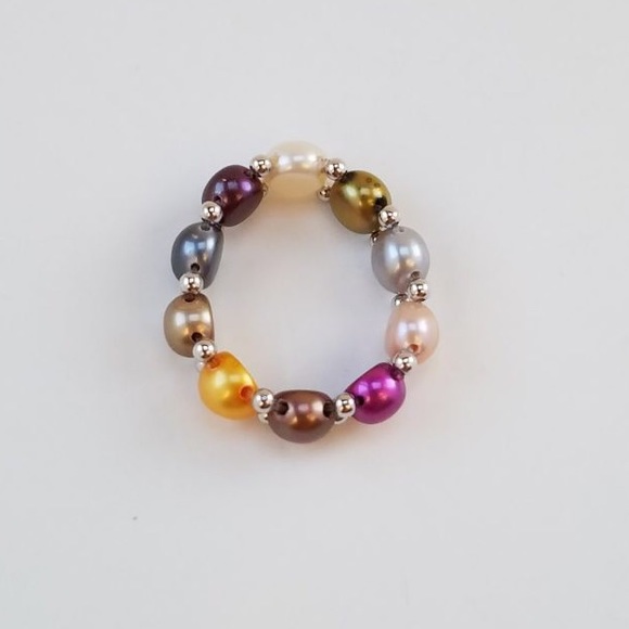 ⚡️Multi-Colored Pearl Rings⚡️ - Picture 4 of 4